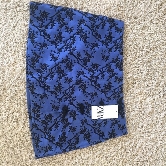 ZARA Mini Skirt - Picture 4 of 5
